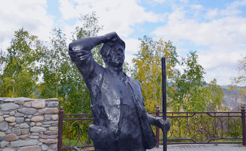 «Памятник дорожникам» (скульптор А.Ю. Агриколянский). Фото Е. Гаврилов