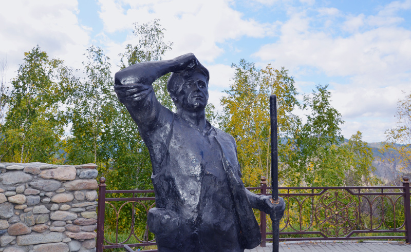 «Памятник дорожникам» (скульптор А.Ю. Агриколянский). Фото Е. Гаврилов «Памятник дорожникам» (скульптор А.Ю. Агриколянский). Фото Е. Гаврилов
